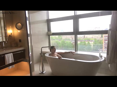 ❤️ Ogromna bejba strastno drka svojo pičko v kopalnici ❌ Fuck video na sl.nicepornphotos.ru ☑