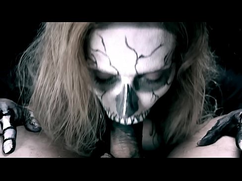 ❤️ Demonsko dekle sesa kurca s svojimi črnimi usti in pogoltne spermo. ❌ Fuck video na sl.nicepornphotos.ru ☑